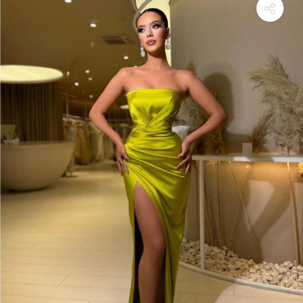Elegant Strapless Green Dress